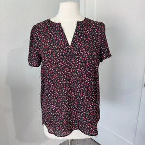 Pleione V-Neck Florals Blouse